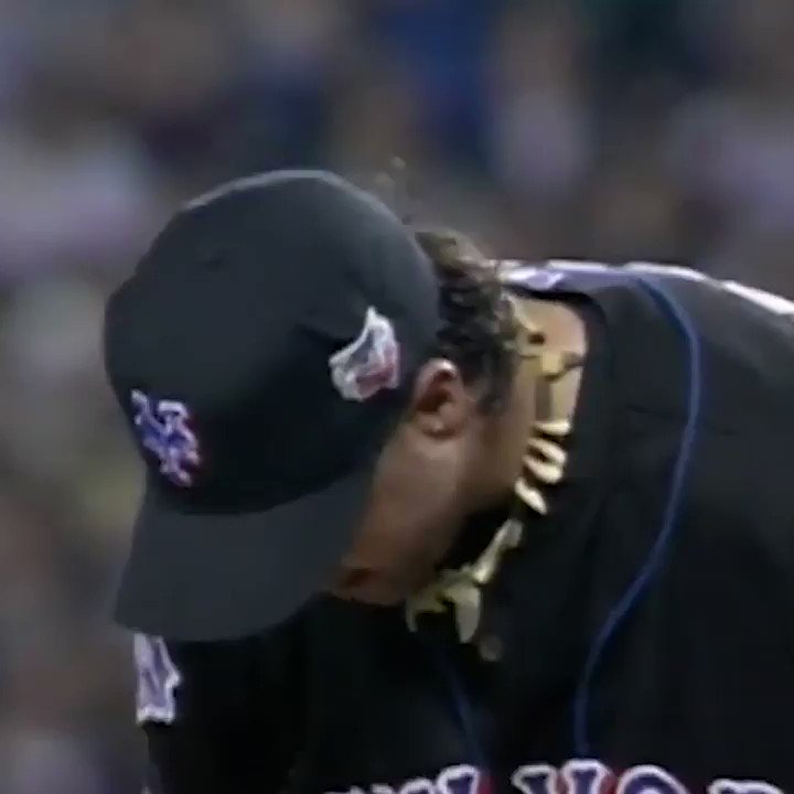 20 years ago today, José Vizcaíno walked off the Mets as the Yankees won Game 1 of the 2000 Subway Series.
https://t.co/KUwnM32YZa