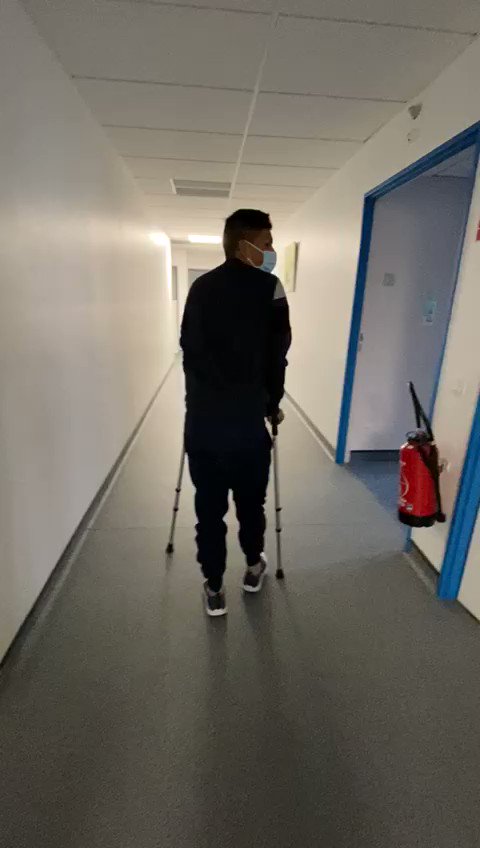 Amigos les cuento que fui sometido a una cirugía en mis rodillas, todo ha salido muy bien. Ahora a recuperarme y preparar el 2021. Gracias a todos por los mensajes de apoyo. https://t.co/kEwlnFPrDj