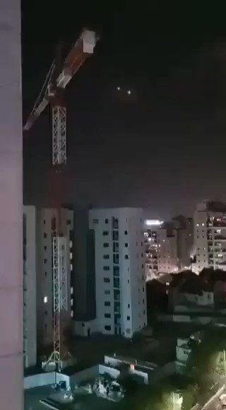 Mete Sohtaoğlu (@metesohtaoglu) on Twitter photo 2020-10-22 23:04:27 Aşkelon bölgesine roketlerin atılması sonrası #İsraile ait savaş uçakları, Gazzede bazı noktalara hava taarruzu düzenliyor. 📹 Demir Kubbe Hava Savunma Sistemi Aşkelon bölgesine roketlerin atılması sonrası #İsraile ait savaş uçakları, Gazzede bazı noktalara hava taarruzu düzenliyor. 📹 Demir Kubbe Hava Savunma Sistemi
