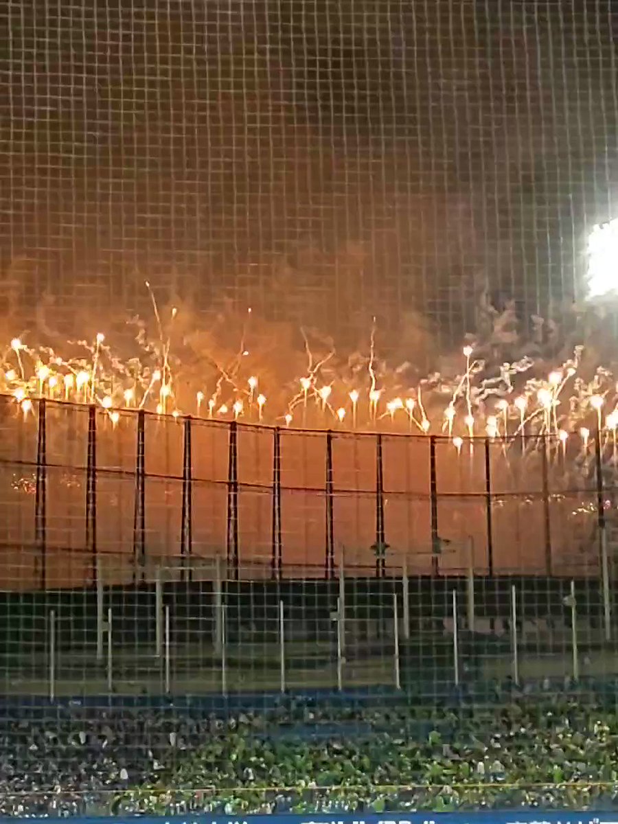 試合を中断させてしまったジャニーズの花火がテンション上がるほど凄かった！