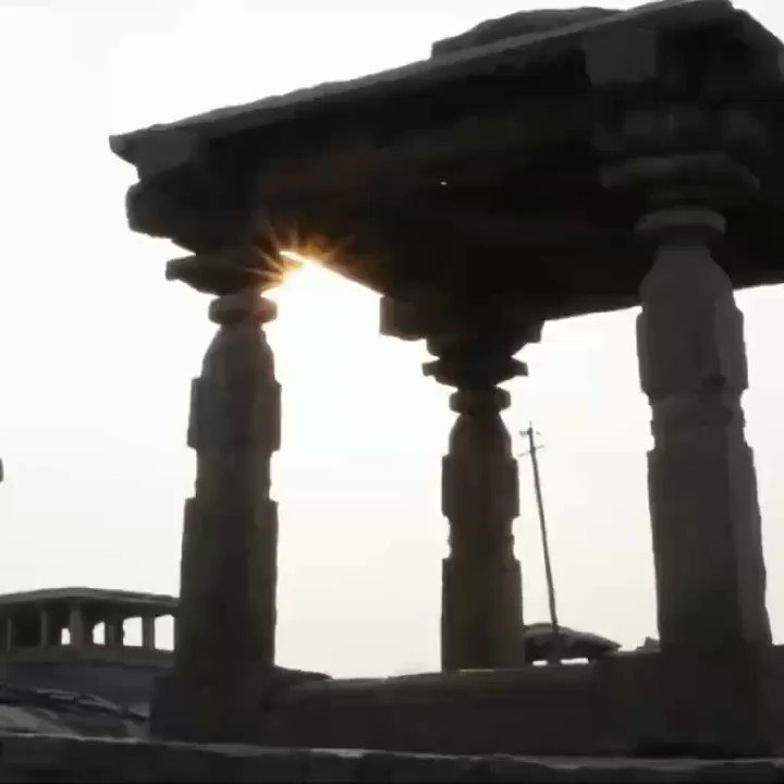 In @KarnatakaWorld, Hampi is a legendary city @UNESCO Heritage cradles legendary kingdoms and empires. On the banks of the Tungabhadra, the Lotus Palace & the temple where Shiva & Parvati would have been married stand out!
Thank you @Indembarg for sharing this 🙏🏻
#DekhoApnaDesh