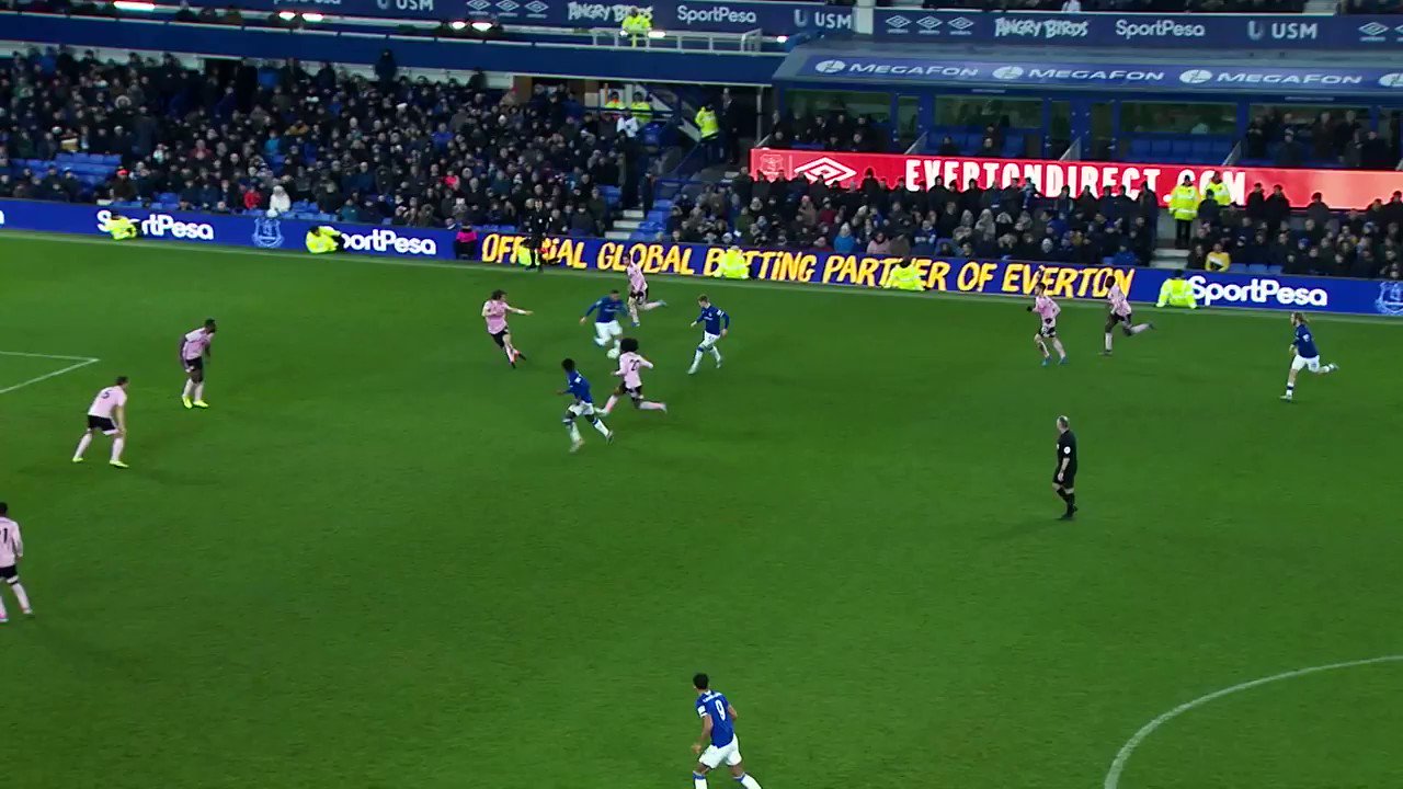Happy birthday to Leighton Baines!  | 