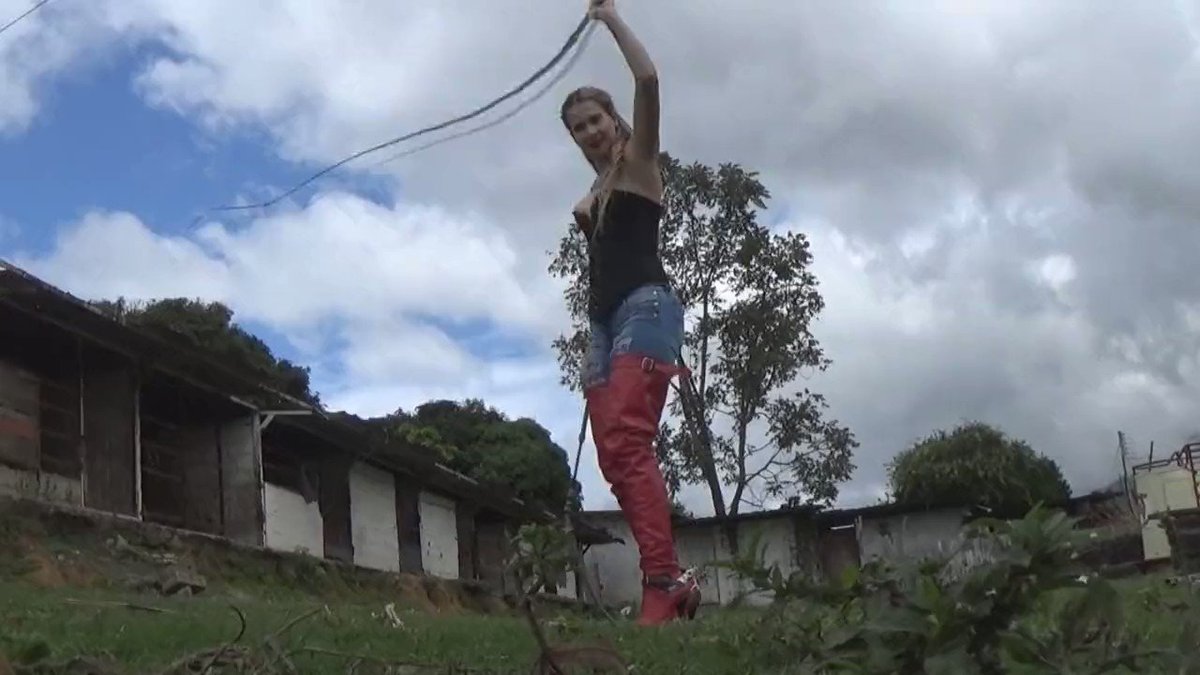  Gerald Hrfan on Twitter: "I sold another #clip! Red Berlins Bullwhip ...