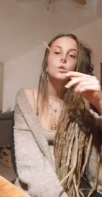 Virtually checking on you. How are you feeling? 🖤 Whoever you are, wherever you are, I love you https://t