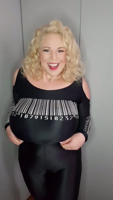 Funny moment ? for more, look on my onlyfans/alexababenews account thank you for your support #onlyfansgermany