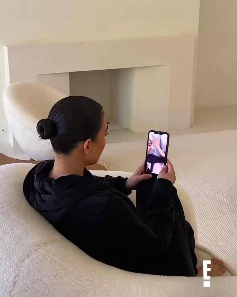 Happy Thursday! Donโt miss a brand new episode of @KUWTK tonight at 8/7c on E! #KUWTK https://t.co/1VAuCTpAFD