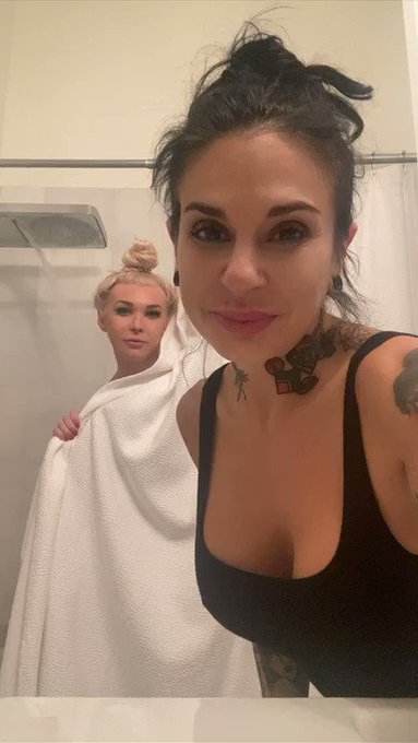 Lmao ? 
Yesterday was such a special day for me!!  I love you @SheenaRyder1 & @JoannaAngel https://t
