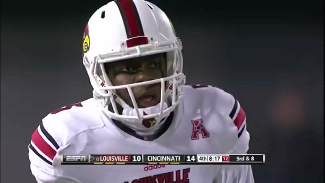 Who remembers this incredible play by Teddy Bridgewater from his Louisville days? Happy 29th Birthday Teddy! 

 