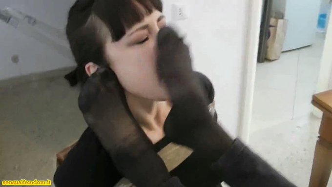 I sold another #clip! ODOUR IN MY HANDS (part 2) https://t.co/omrvQ3ixx7 #SMELLFETISH via @Clips4Sale