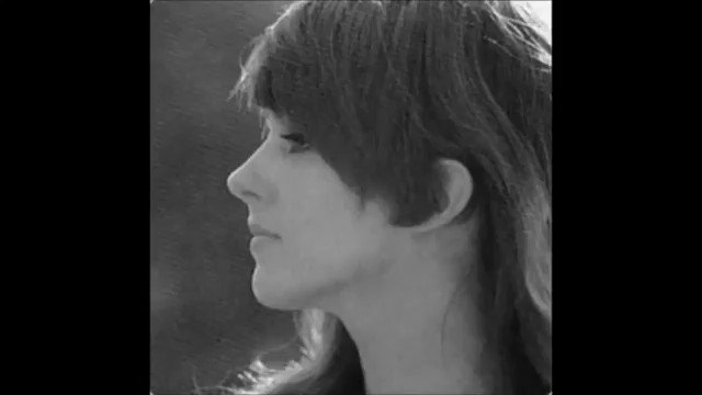 Happy Birthday Grace Slick - 81 today... This is simply astonishing: 