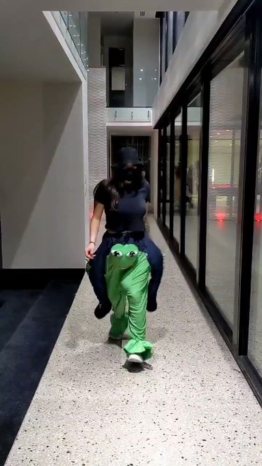 widepeepohapppppy https://t.co/ucbk9bJMCC<a href="/tag/sponsored"class="tags"><span>#sponsored</span></a><a href="/tag/apexlegends"class="tags"><span>#apexlegends</span></a>