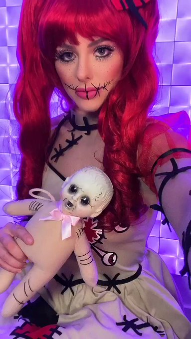 I’m LIVE on https://t.co/V7o0bjtBR3 come hang with me and my doll! https://t.co/84Q515Yh2c