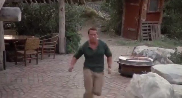 映画の中でびっくりしたこと！武器庫の暗証番号が2桁の「13」！！