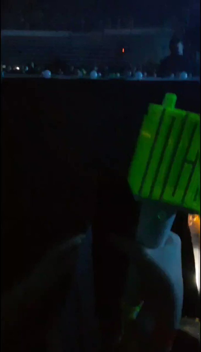 RT @haechansmirks: the tl keeps bringing up this close up vid of haechan walking up the stage so imma add the chaos https://t.co/bKw2hsx8fF