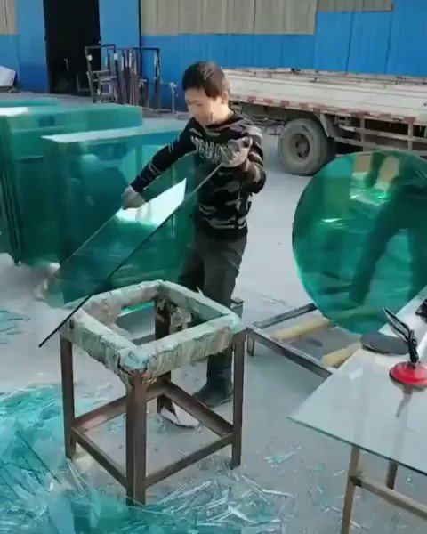 The Unexplained (@Unexplained) on Twitter photo 02/11/2020 18:21:58 Glass cutting ✂️ Glass cutting ✂️