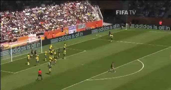 And this  SUPERSTAR  Happy birthday Ellyse Perry!  