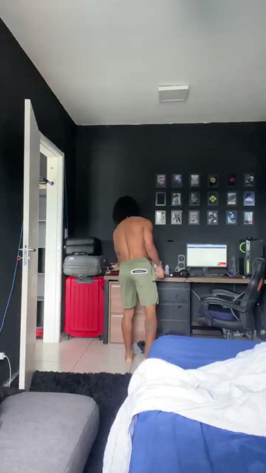 Façam suas apostas...

O que vocês acham, quanto tenho de dote mole, qual é a grossura e tamanho duro