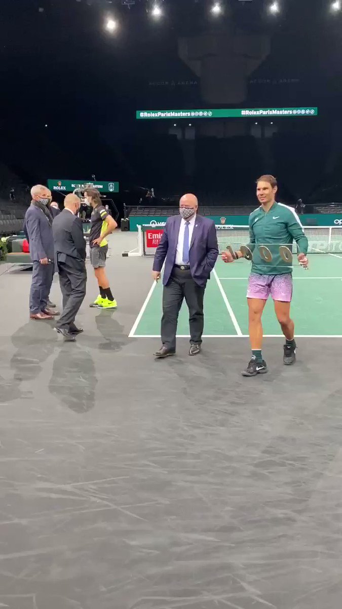 “Merci beaucoup.” 🙏
@RafaelNadal | #Rafa1000 https://t.co/6SNS7TUQBF