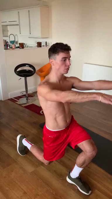Watch this boys naked workout and many other hot videos on our onlyfans https://t.co/BEWvDZyZBZ ?????#gay