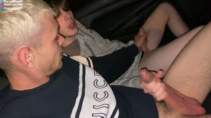 Do you want me to suck you? FUCK YES! ?

@gaytwink0001 https://t.co/28Krj6dqCo