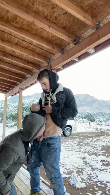 Enjoying the cold winter time!  
See more at @TrentFerrisXXX ????

?? https://t.co/RIYbdycSi2

Find your