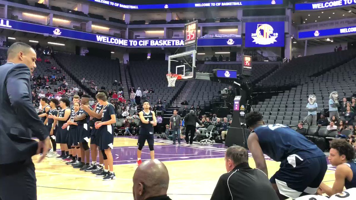 #21 Onyeka Okongwu!!! I will let you in on a little secret...he's going to be a household name. 🔥🙏🏼#NnamdiForever🤍 @BigO21_ @EtopUdoEma @ItssBarnett @MirinFader @MagicJohnson @SHAQ https://t.co/dqHd9gzkbk