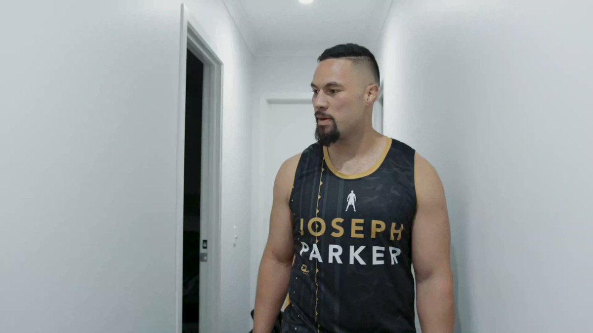 John Parker has moved in for fight camp ๐๐ผ Even though he is my brother, it is still my house and my rules #stepbrothers ๐ฅ๐: #kerryrusselltv https://t.co/LVlrY5Q1vs