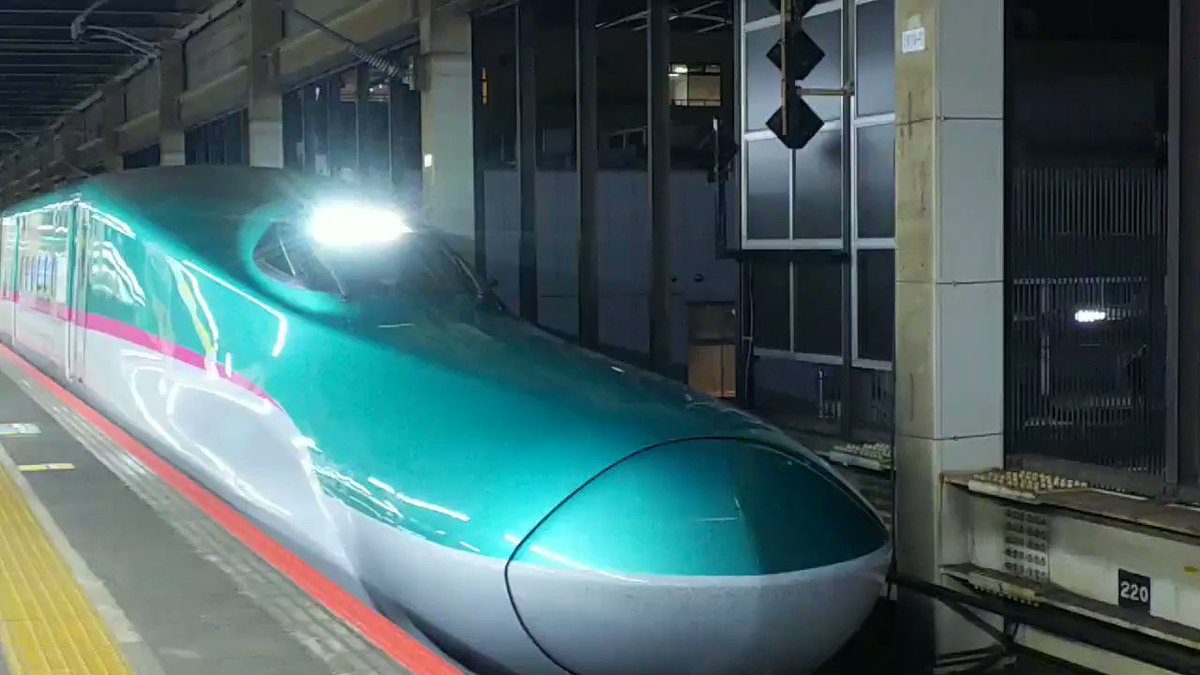 E5系検測装置搭載編成が上越新幹線入線 4号車の5号車寄り E5系検測装置搭載編成が上越新幹線入線 4号車の5号車寄り
