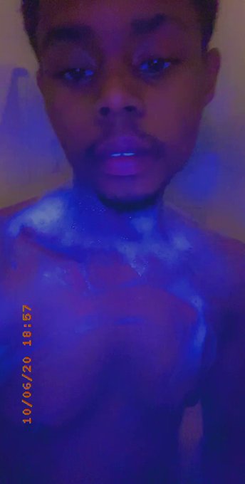 Come shower with me 💦🥴 retweet if In #Ohio https://t.co/z7UjSDFNuP<a href="/tag/ohio"class="tags">#Ohio</a>