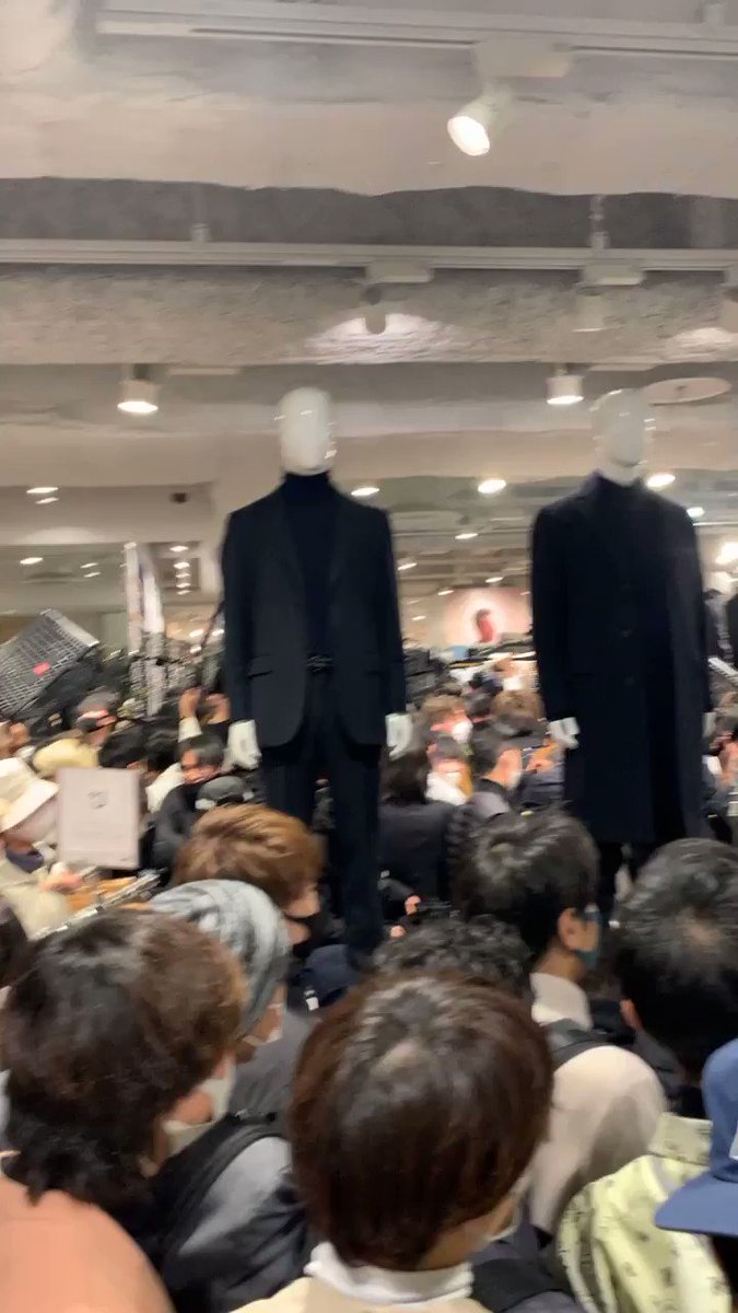 日榮佑真 ユニクロ名古屋 ジルサンダーコラボ 人ヤバい 日榮佑真 ユニクロ名古屋 ジルサンダーコラボ 人ヤバい