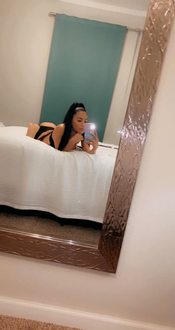 Iivyyleague’s pics and videos