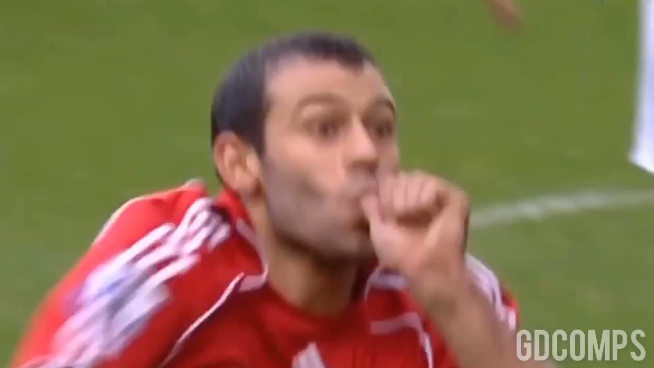 Javier Mascherano, 37 ya  nda.  Ne oyuncuydu ama... 

Happy birthday, 