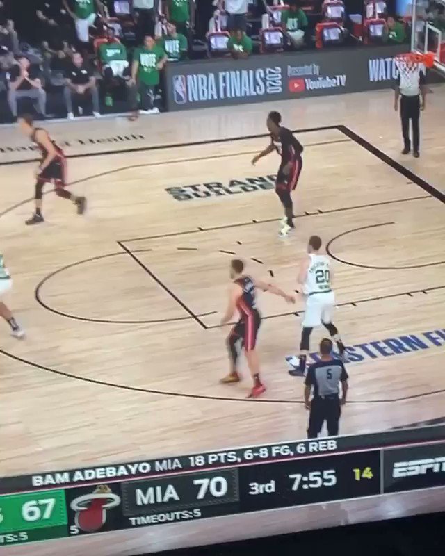 @famouslos32's photo on Hornets