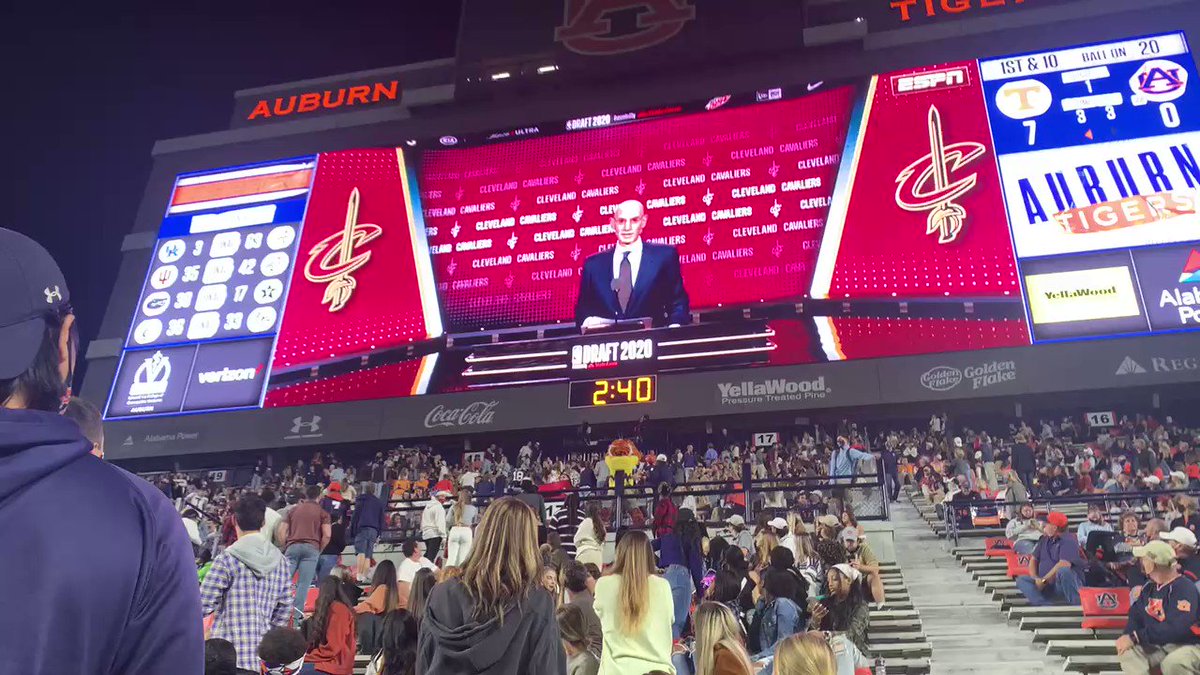 The cheers are loud for @isaacokoro303 inside Jordan-Hare tonight. The Tigers celebrating Okoro’s 5th overall pick in the NBA Draft by the @cavs
@AuburnMBB @coachbrucepearl https://t.co/G7cyj7jBMP