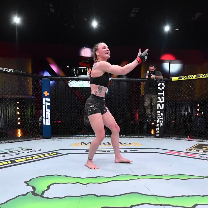 Unstoppable!
Who should be next for @BulletValentina? 🇰🇬 #UFC255 https://t.co/tI8rCehfXD