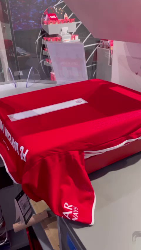 Congrats on your #NittoATPFinals win, @DaniilMedwed! 👏
We have a little something waiting for you here in Munich! 🔴⚪ #MiaSanMia @atptour https://t.co/XeELeSkjMy