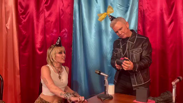 Billy Idol sang Miley Cyrus Happy Birthday! This is too iconic 
