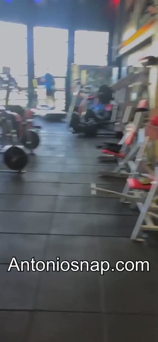 اجمل بنت عربية طبقتها بالنادي تسوي نفسها ما تعرف عربي و هية اكبر قحبة عربية و نكت بيها تنها ولعت ??

لمشاهدة