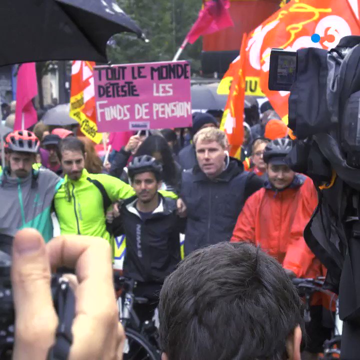 🚴♂Les Délivrés ou le combat des coursiers pour leurs droits dans l'univers cynique et brutal du travail uberisé pour les grandes plateformes de livraison
@LDelivres Un doc de @TGrandremy dans #LFEV présenté par @WendyBouchard
Lundi 30/11 ⏰23h10
👉 @France3Paris
#Uber https://t.co/lHoeQoIQWF