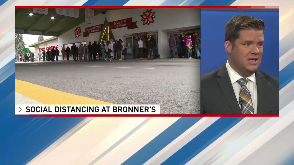 Bronner's CHRISTmas Wonderland saw large crowds on this Black Friday. See how they are social distancing below:
https://t.co/ZmXP12iWFA https://t.co/aczRxTBJkp