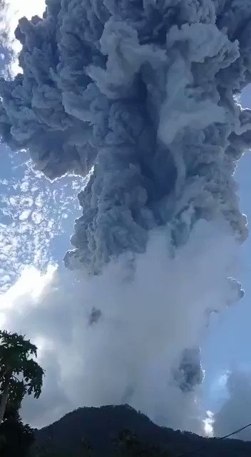 NEW - Lewotolo volcano eruption in Indonesia.
https://t.co/02X2IAlcJK