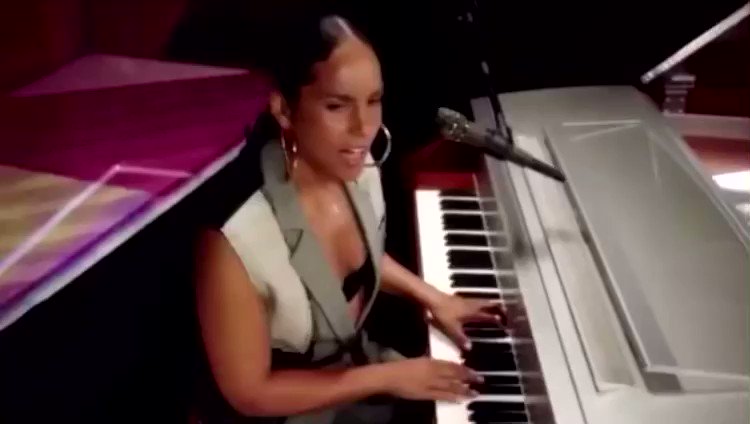 Happy 40th Birthday to Alicia Keys 