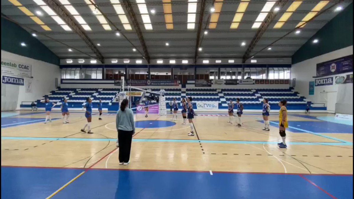 Minuto de silêncio no jogo da AJM FC Porto
#FCPorto #AJMFCPorto #FCPortoVoleibol #FCPortoSports https://t.co/Dx4SGDrQlu