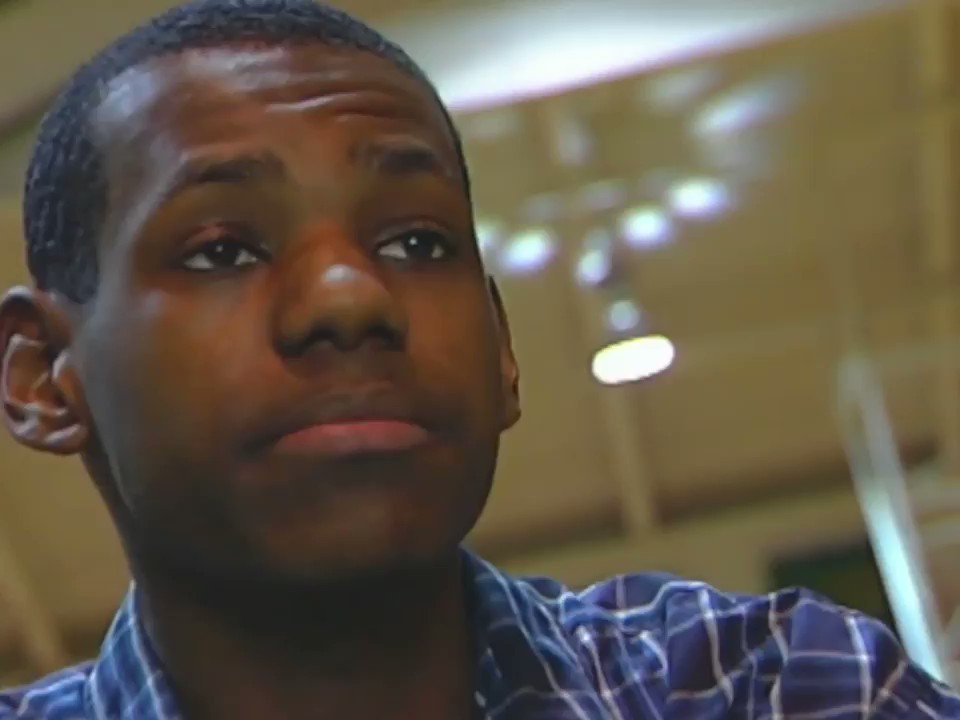 Throwback segment on @KingJames’ freshman year in HS while leading his team! 📺 https://t.co/m2fsp8hQRx