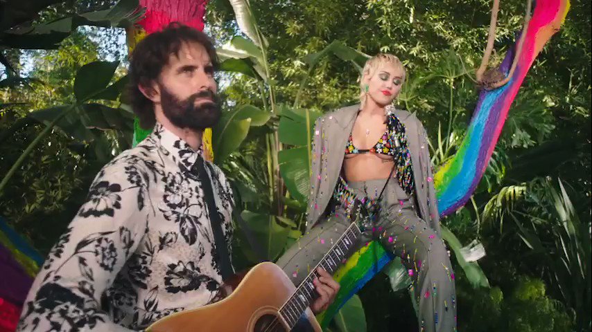 Golden G String w @Wyattish for Backyard Sessions out now exclusively on @applemusic #PlasticHearts ☠️💕 https://t.co/k0J7F9FtfT https://t.co/R6oZPLriMc