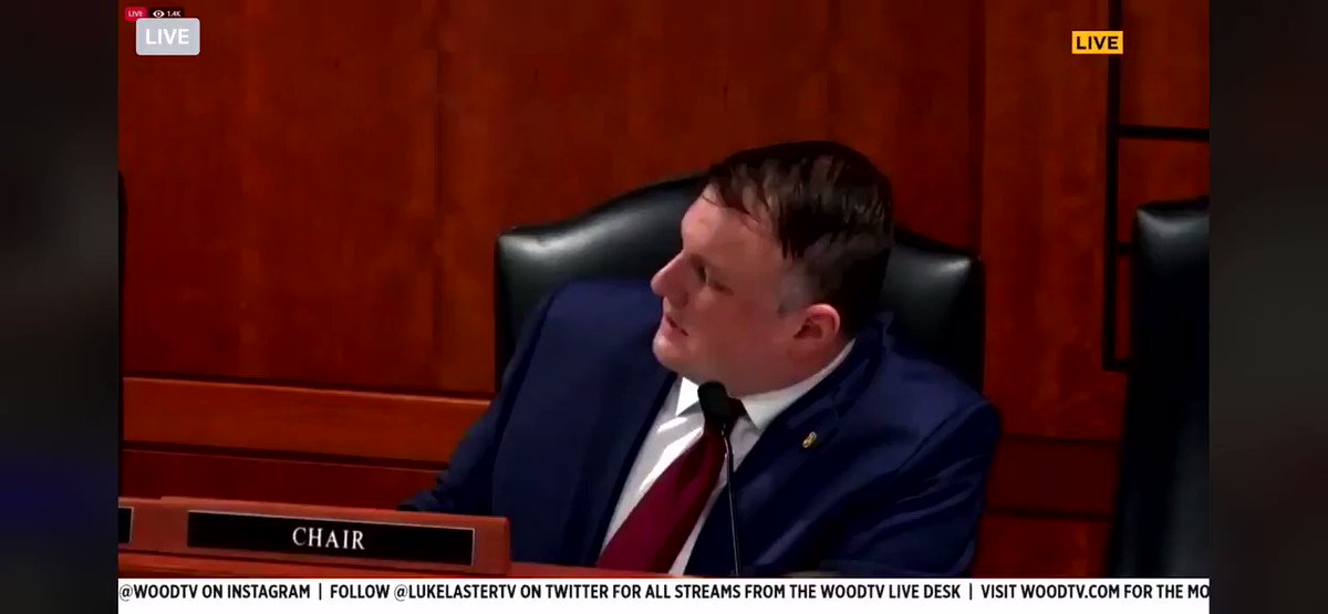 Ok, shut it all down.
Rudy Giuliani just farted. Check out the side-eye from the girl seated next to him the second it happens.
You can’t write it... https://t.co/tDCB4IDFdP