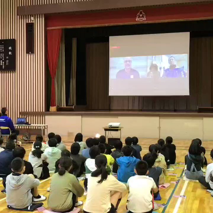 U.S. Men's Head Coach John Speraw 🇺🇸 spoke with children in Mishima, Japan 🇯🇵 about the Tokyo Olympic Games! ❤🏐
#mishima
#三島市
#hosttown
#ホストタウ
#Volleyball
#バレーボール
#Tokyo2020
#olympics
#オリンピック
#徳倉小
#TeamUSA
@usembassytokyo
@JohnSperaw https://t.co/qRXEDLlj1Q