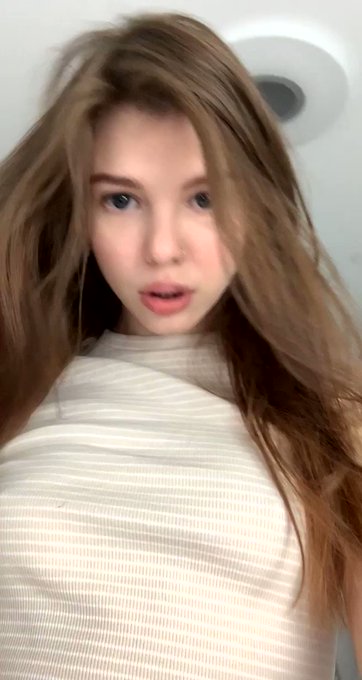 Ani online hehe come to see me on @chaturbate #anibutler #webcam #playhard https://t.co/vzKzC4S9S0