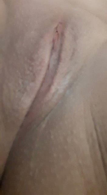 Zo vreselijk geil geworden van een telefoongesprek net. Sommige mannen hebben iets in hun stem dat ik<a href="/tag/treinmeisje"class="tags"><span>#treinmeisje</span></a>