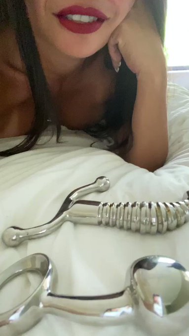 Mmm decisions, decisions, decisions... https://t.co/Uo3skoYrH9<a href="/tag/newprofilepic"class="tags"><span>#newprofilepic</span></a>